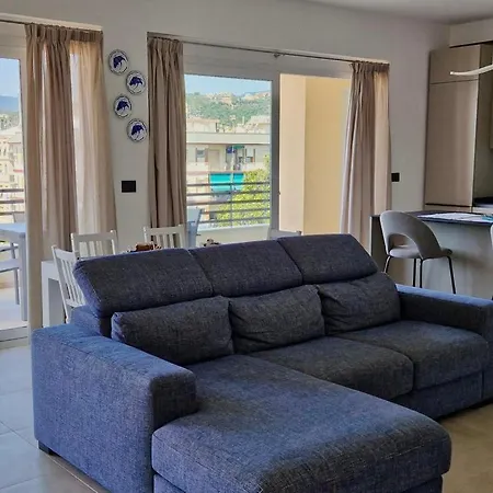 Un Affaccio Sul Mare Savona