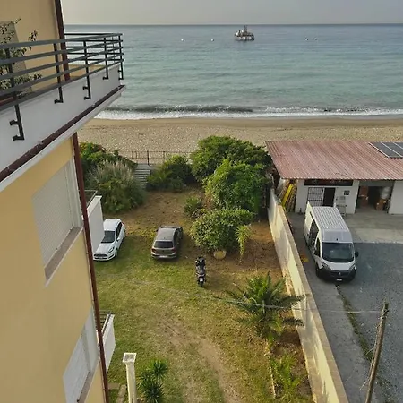 Un Affaccio Sul Mare Lejlighed *