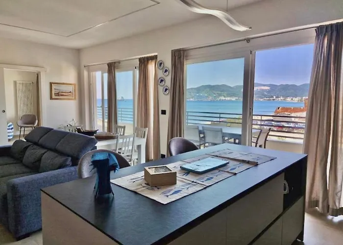 Un Affaccio Sul Mare Savona